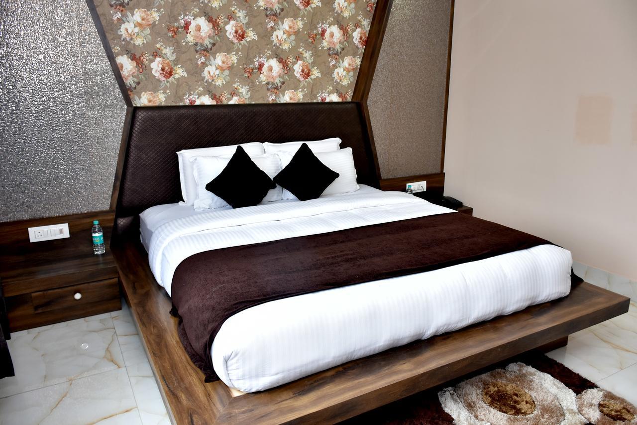 Hotel Daftari Palace Kishanganj Экстерьер фото