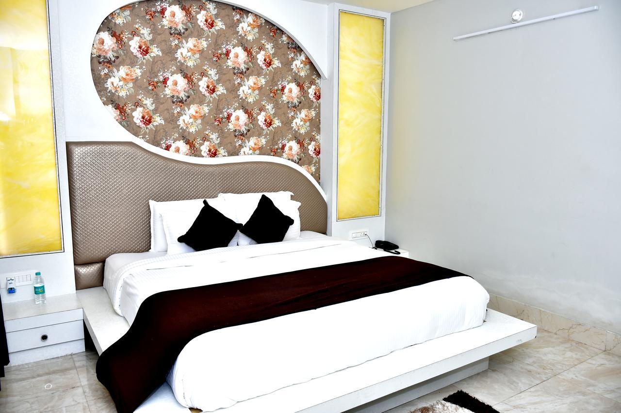Hotel Daftari Palace Kishanganj Экстерьер фото