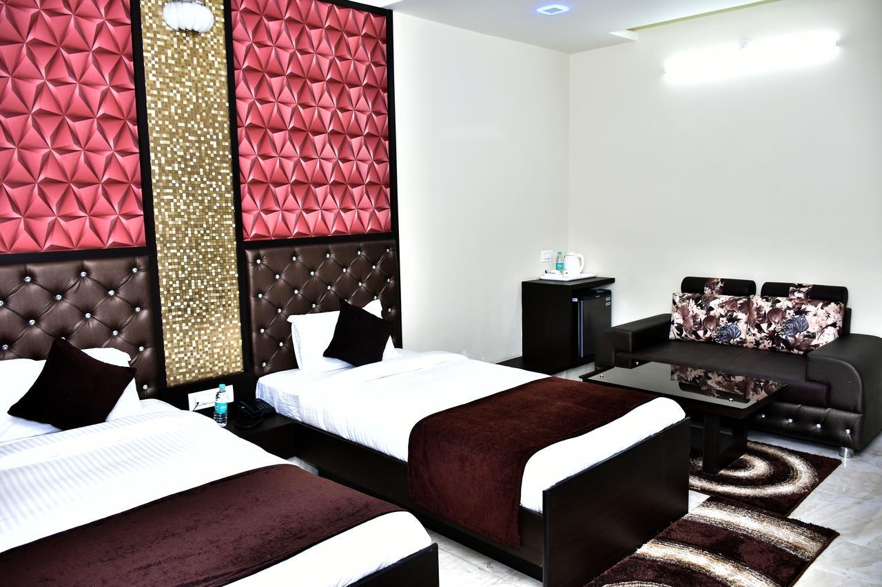 Hotel Daftari Palace Kishanganj Экстерьер фото