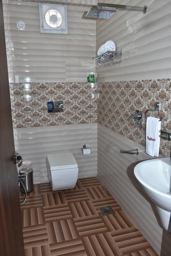 Hotel Daftari Palace Kishanganj Экстерьер фото