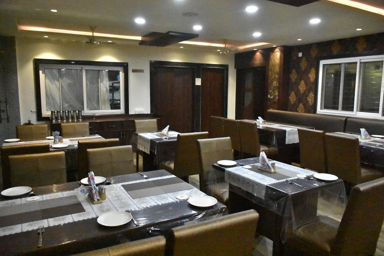 Hotel Daftari Palace Kishanganj Экстерьер фото